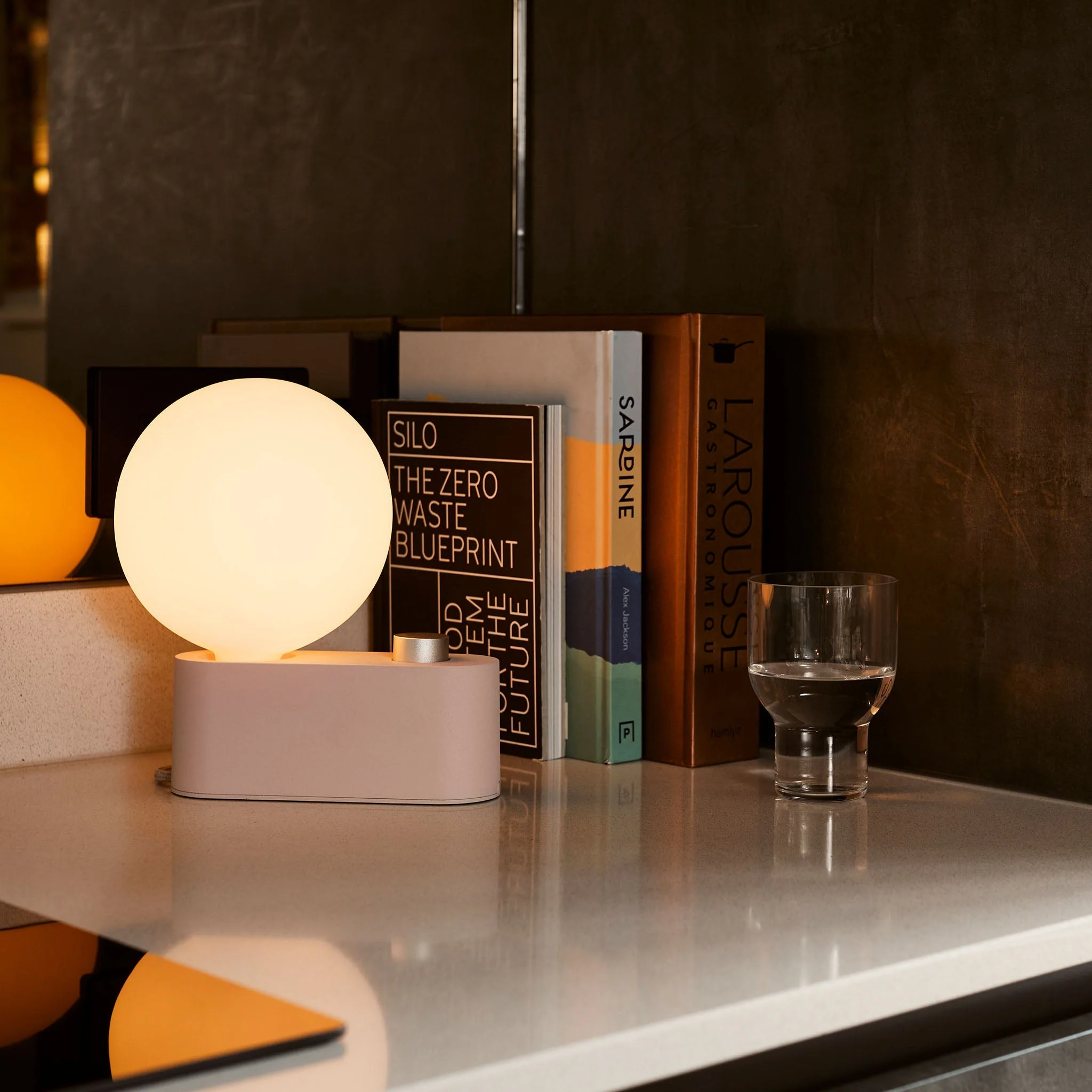 Alumina Lamp in Blossom - Image 3