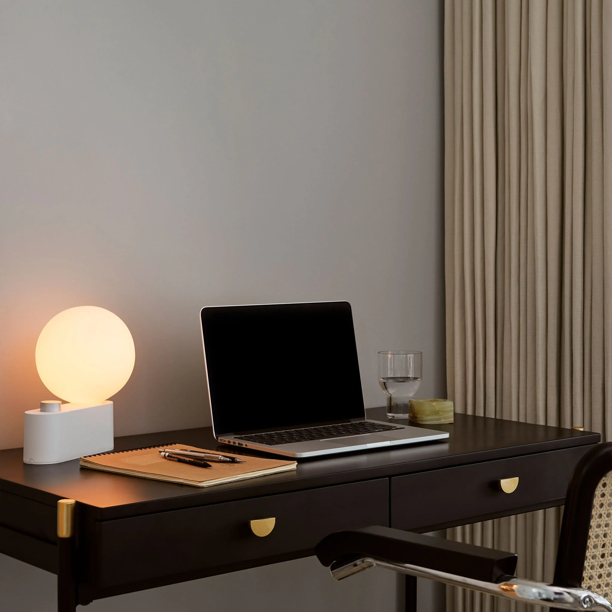 Alumina Lamp in Chalk - Image 3