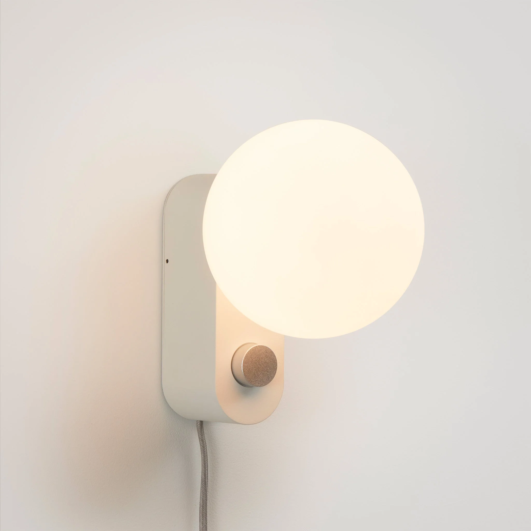 Alumina Lamp in Chalk - Image 7