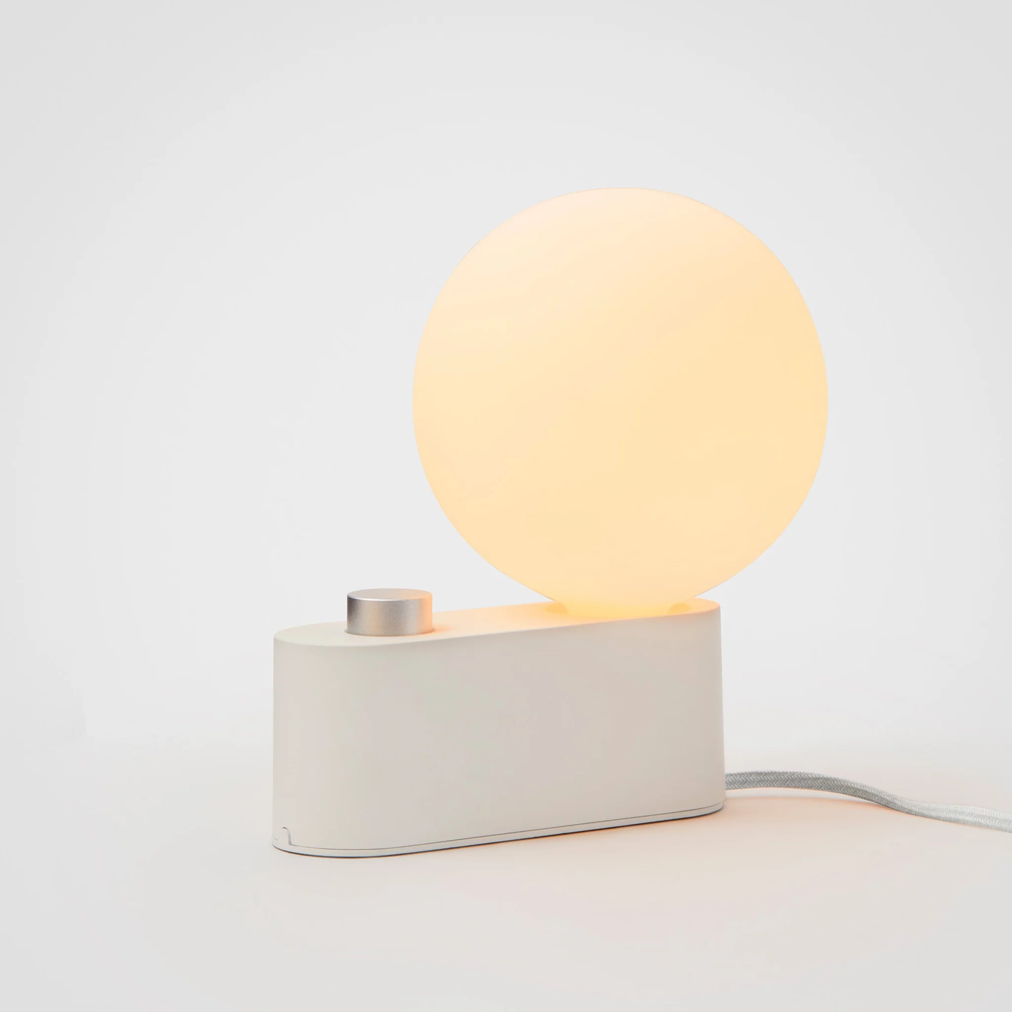 Alumina Lamp in Chalk - Image 9