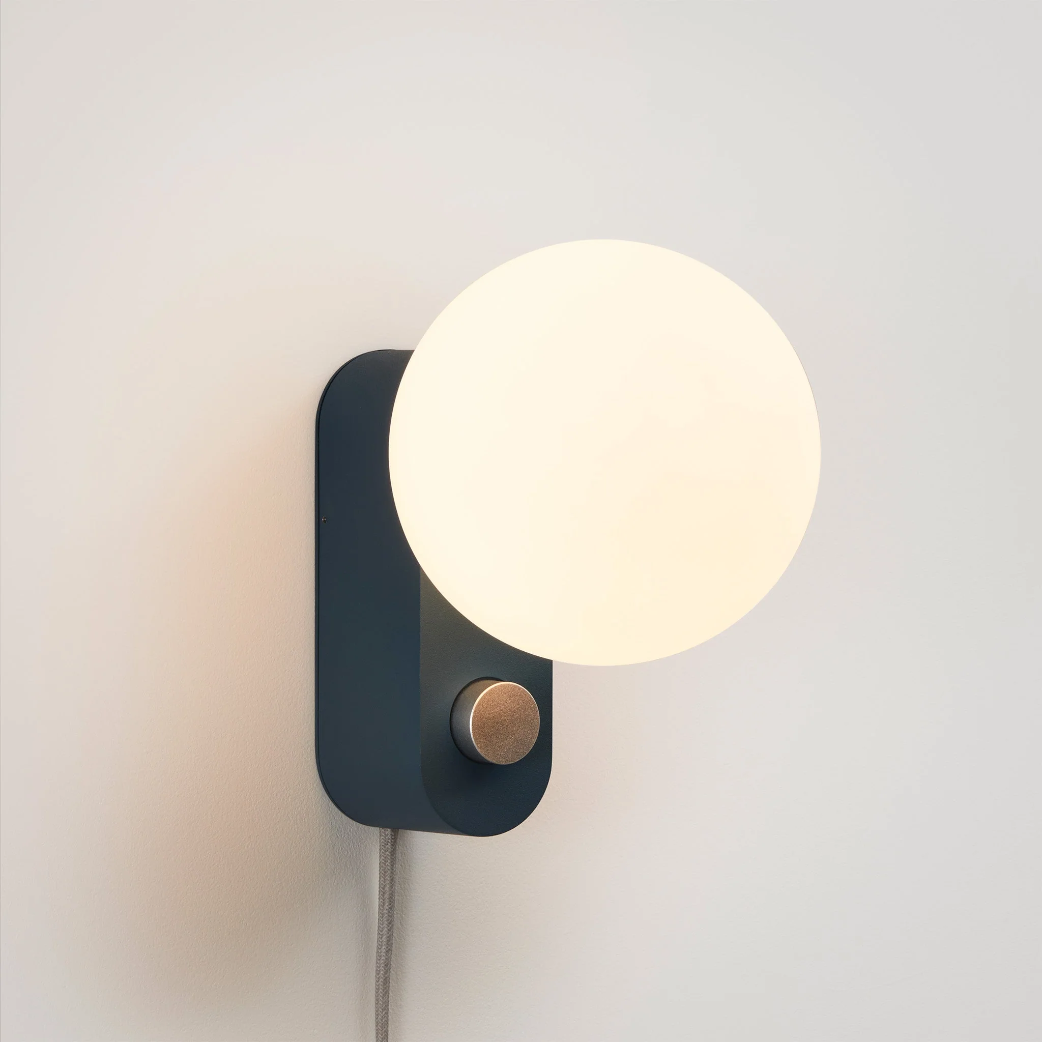 Alumina Lamp in Sapphire - Image 6