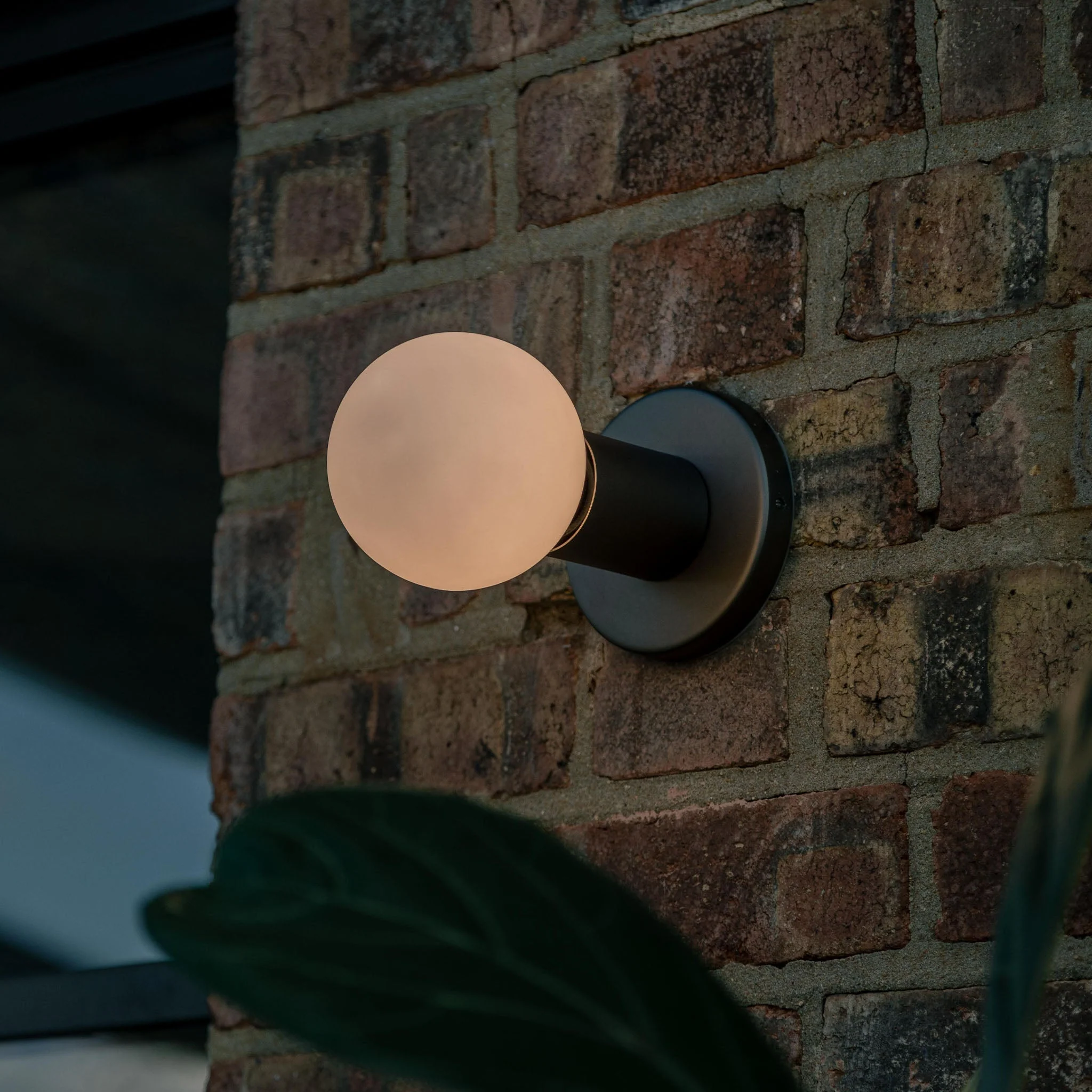 Lochan Wall Light in Graphite - Image 3