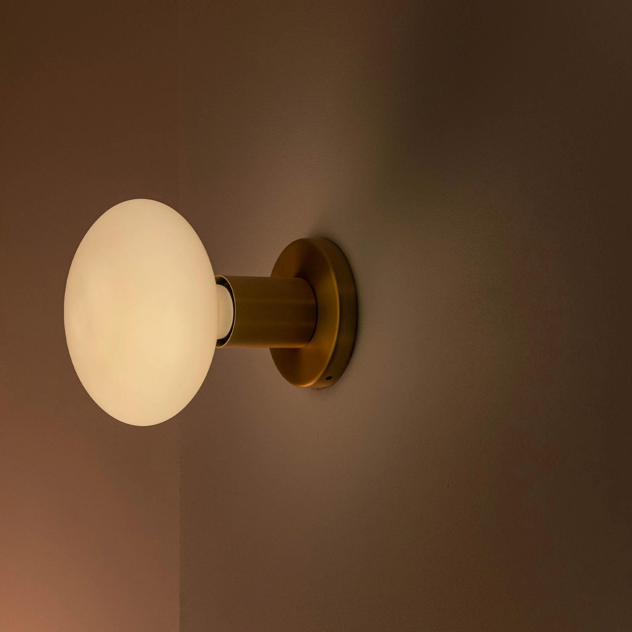 Lochan Wall Light in Graphite + Oval - Image 3