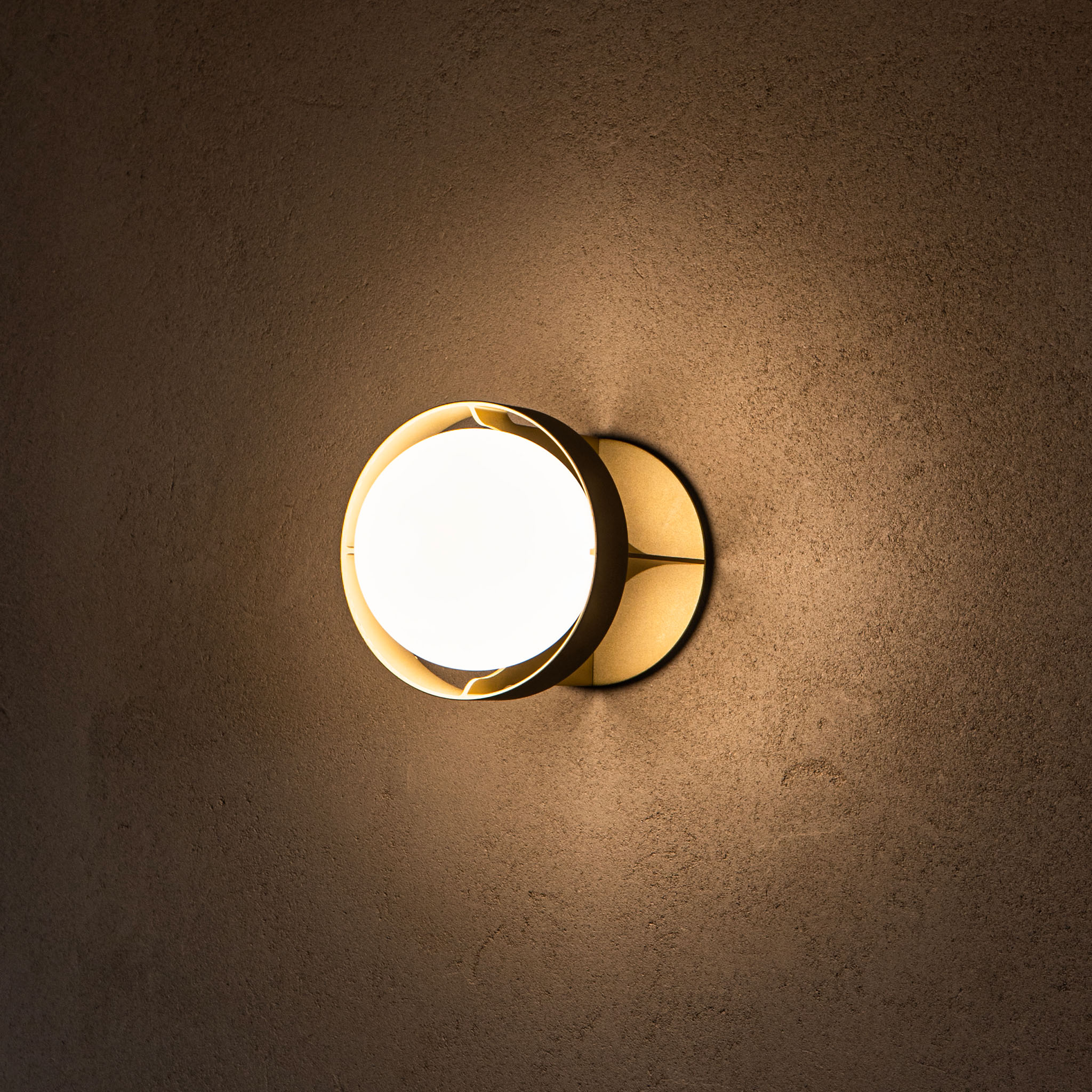 Loop Wall Light in Gold + Sphere IV - Image 7
