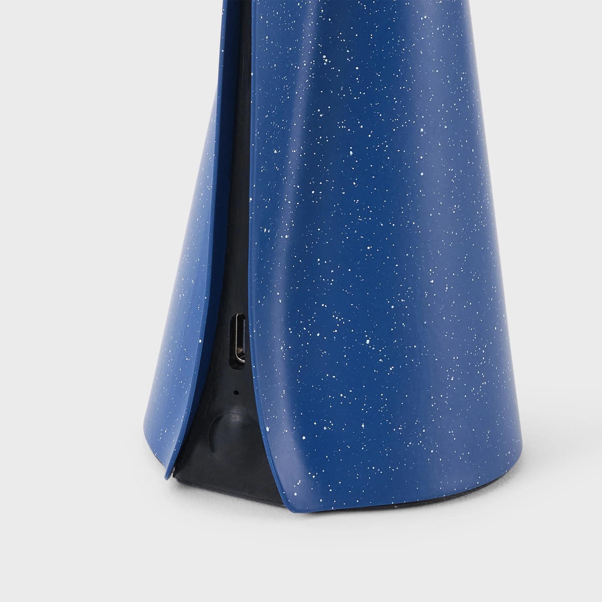 Mantle Portable Lamp in Cobalt Blue - Image 7