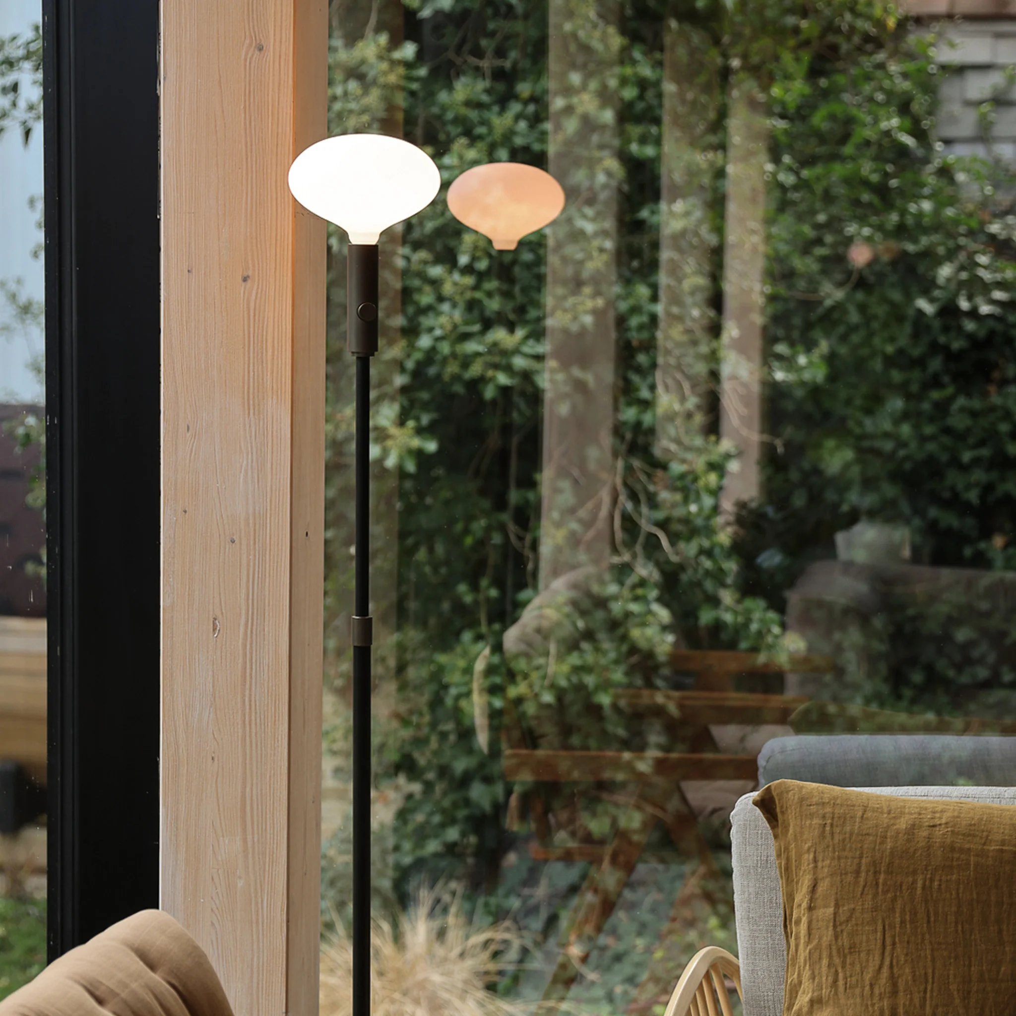 Oval II E27 Dim-to-Warm LED Bulb - Image 2
