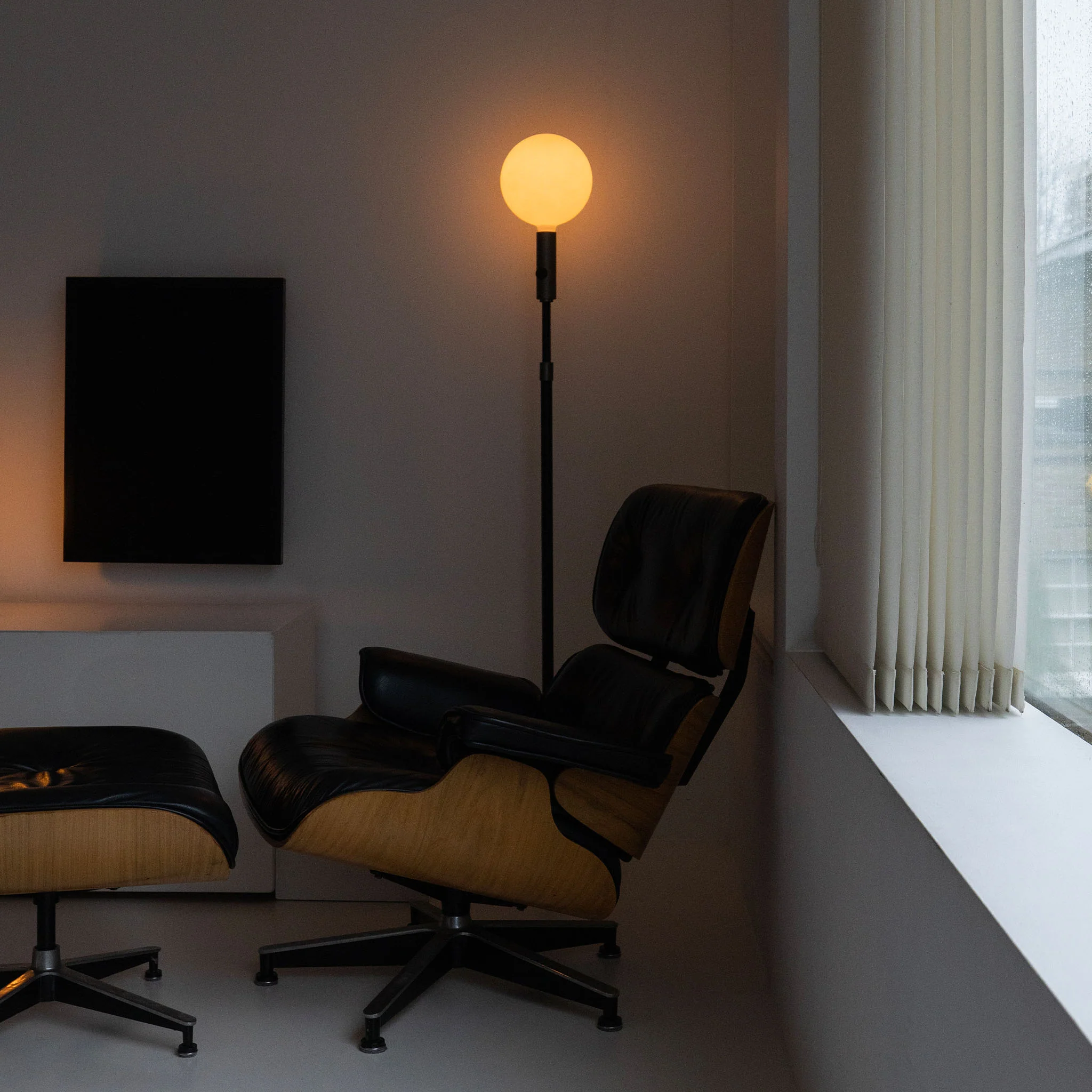 Poise Adjustable Floor Lamp in Graphite - Image 4