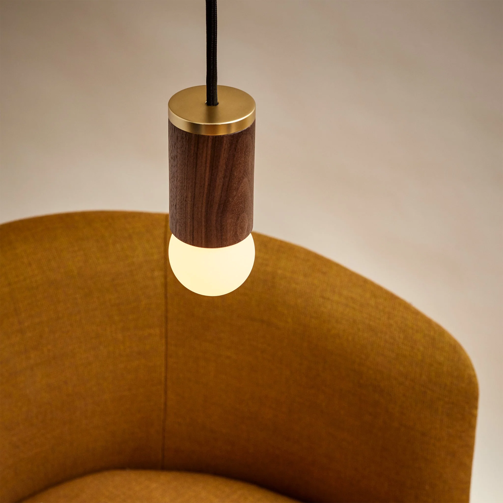 Sphere I E27 Dim-to-Warm LED Bulb - Image 3