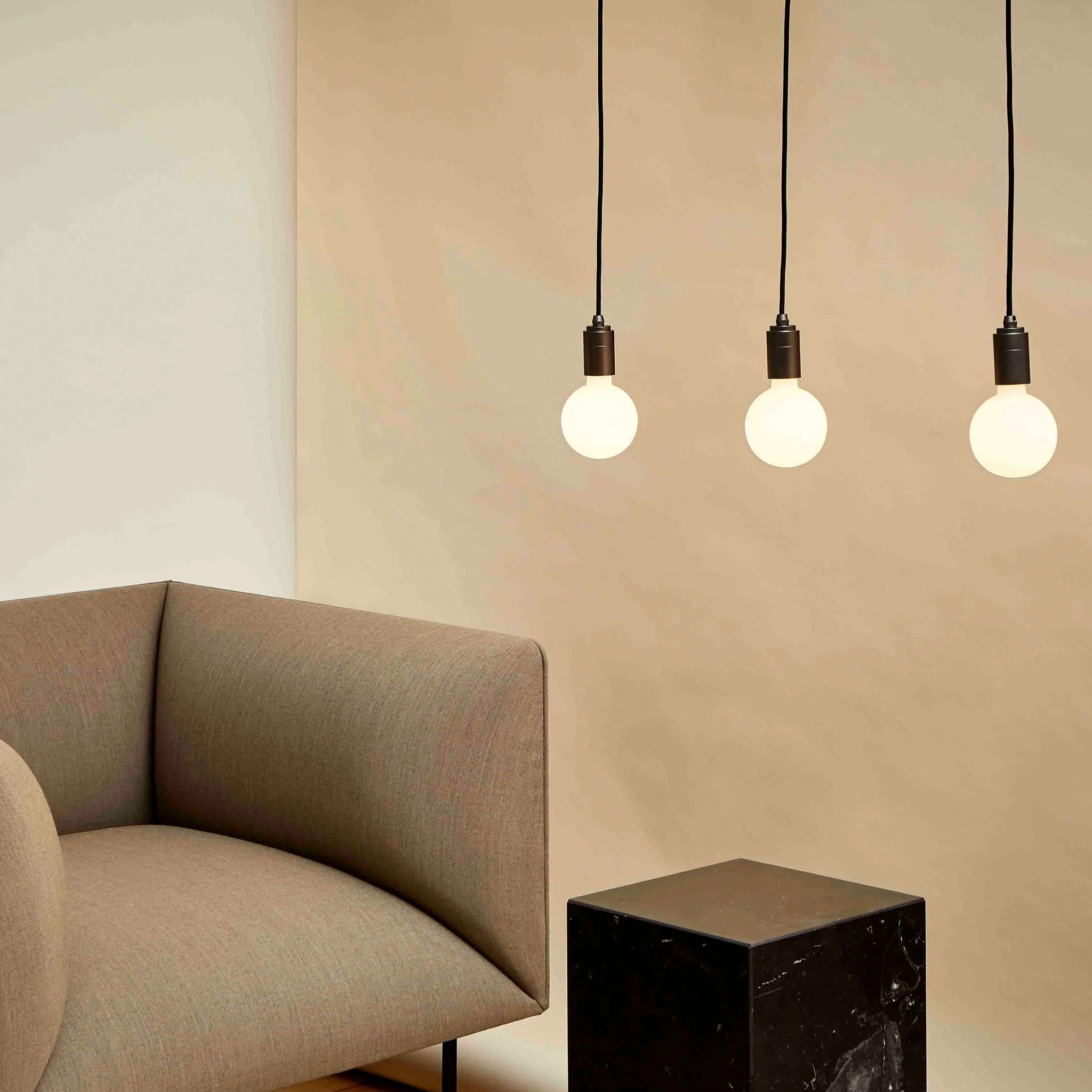 Sphere III E27 Dim-to-Warm LED Bulb - Image 4