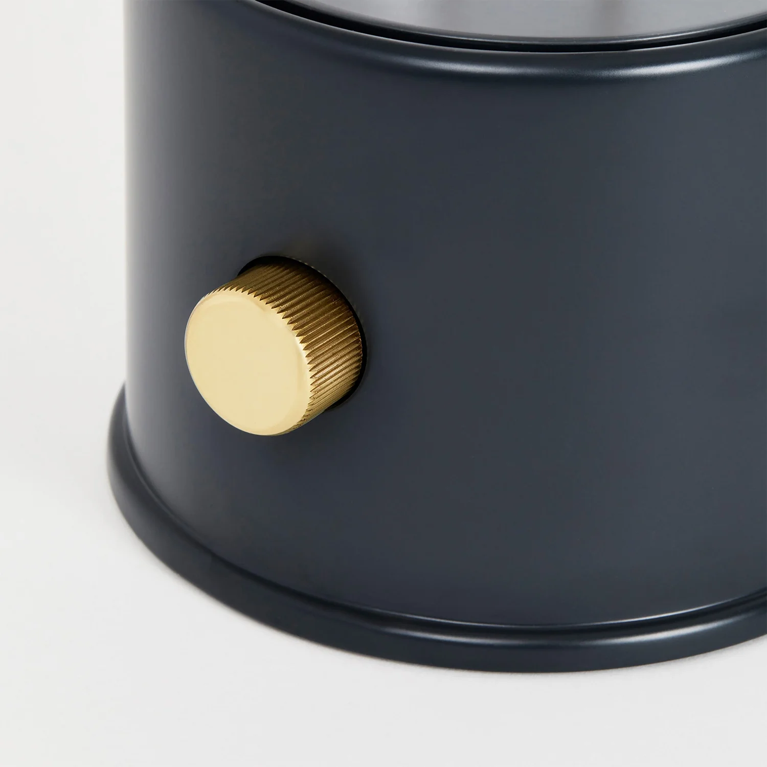 The Muse 2.0 Portable Lamp in Hackles Black - Image 8
