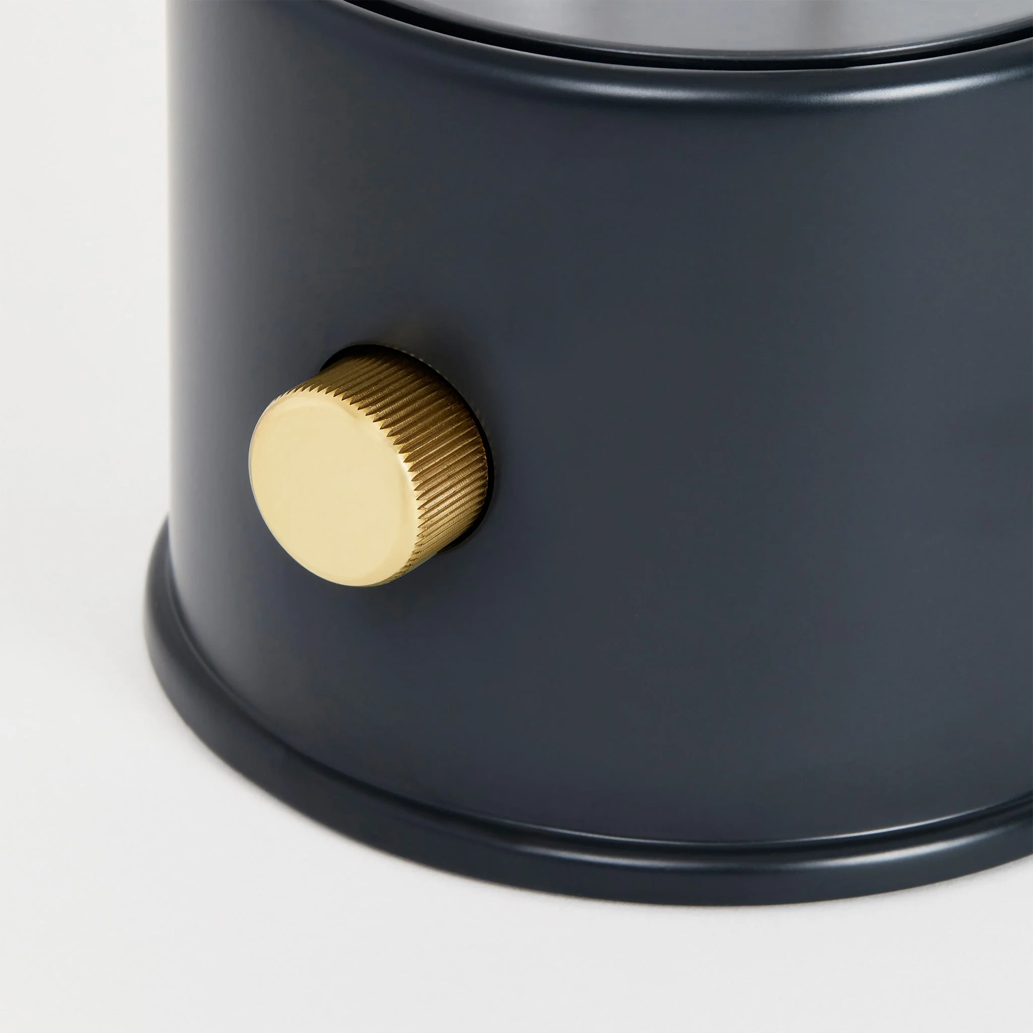 The Muse 1.0 Portable Lamp in Hackles Black - Image 7