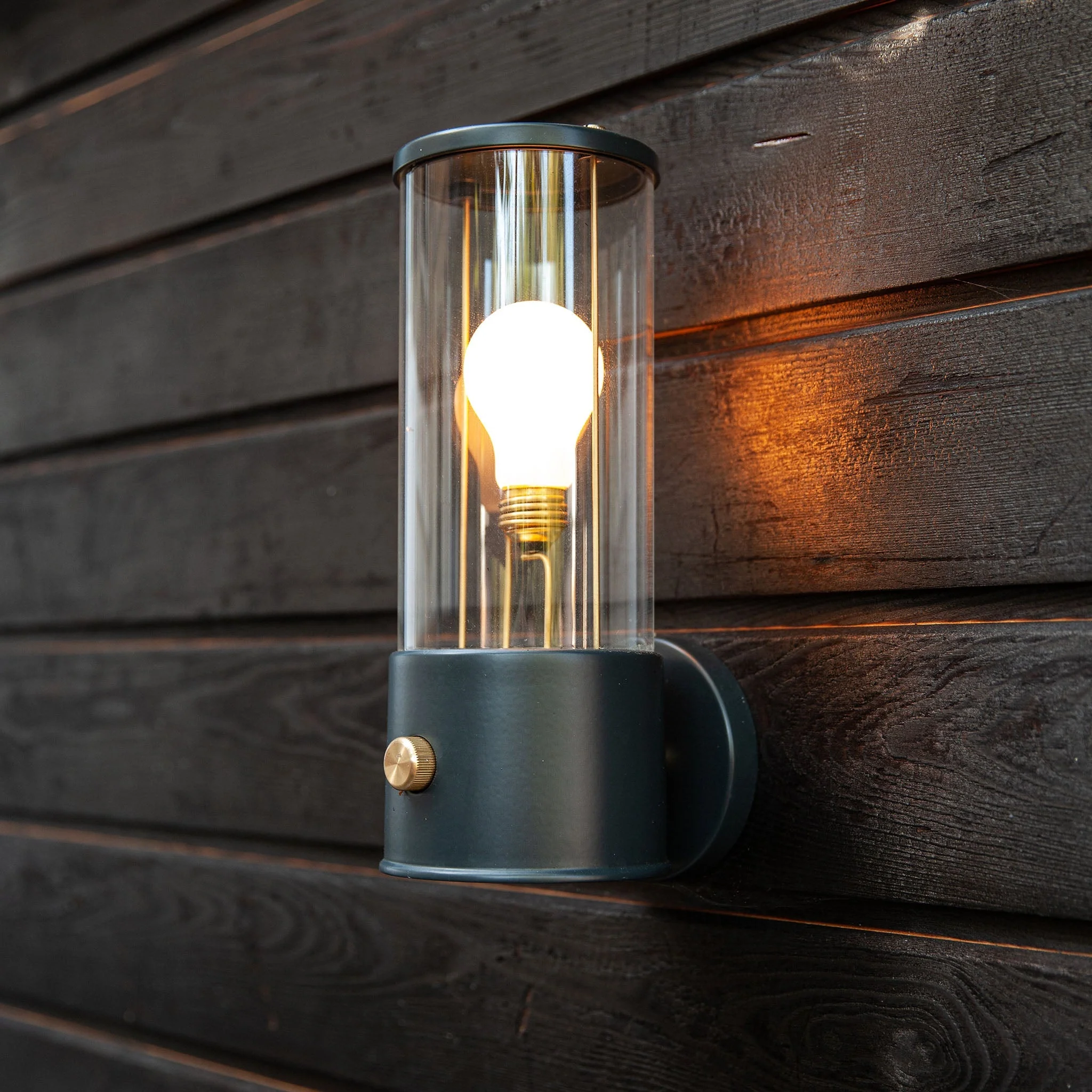 The Muse Wall Light in Hackles Black - Image 3