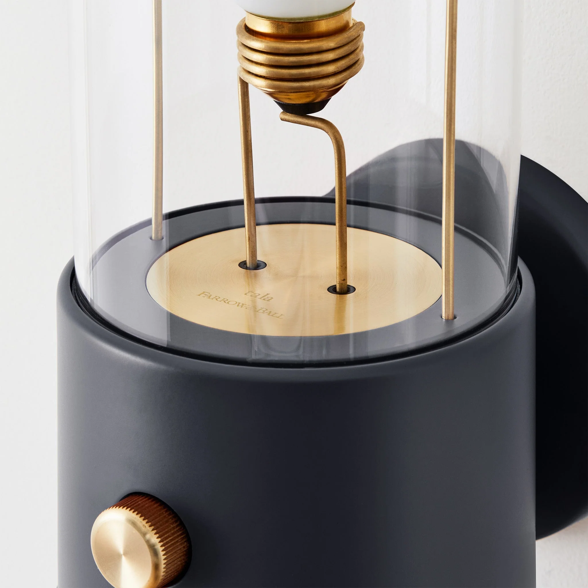 The Muse Wall Light in Hackles Black - Image 5