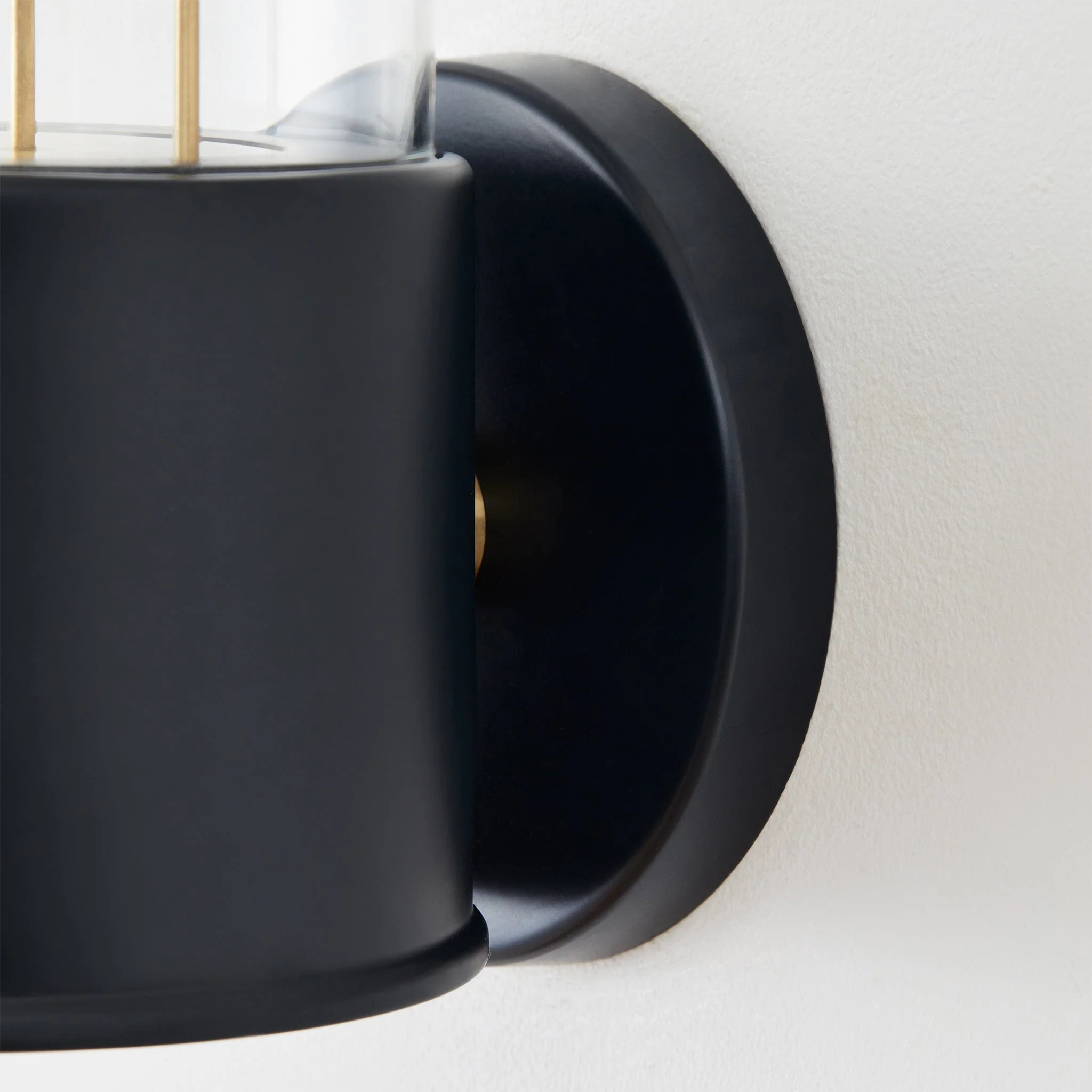 The Muse Wall Light in Hackles Black - Image 8